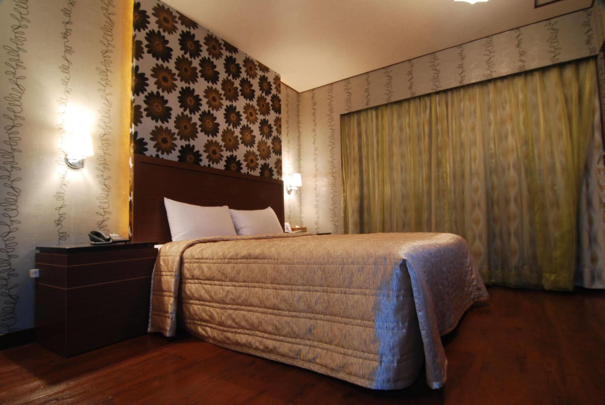 Beckham Motel Luzhu Bagian luar foto